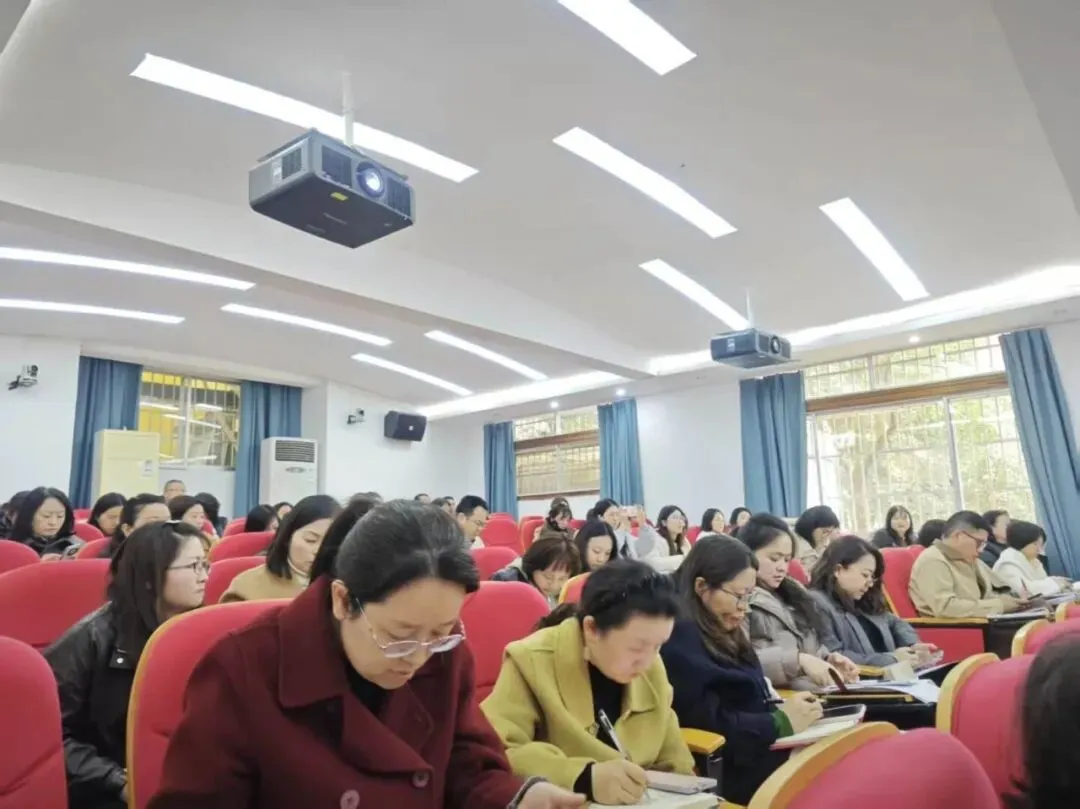 贵阳贵安2026届中考备考工作会(云岩专场)召开 第12张 贵阳贵安2026届中考备考工作会(云岩专场)召开 第12张