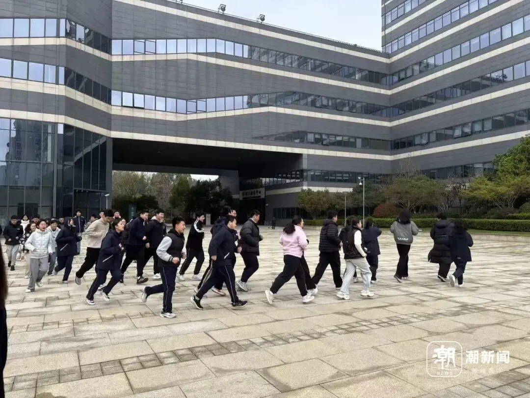 刚刚,杭州体育中考开考!这两个项目受关注 第5张