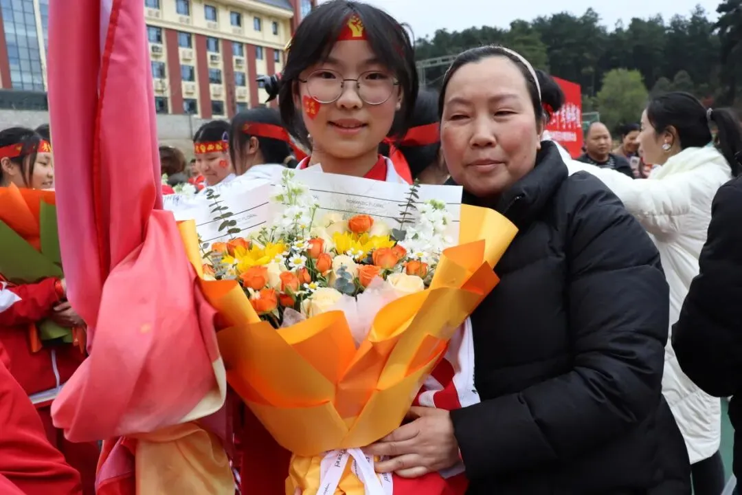 鏖战百日砺锋芒,决胜中考铸辉煌——贵阳市白云区第十一中学2026届百日冲刺誓师大会 第57张 鏖战百日砺锋芒,决胜中考铸辉煌——贵阳市白云区第十一中学2026届百日冲刺誓师大会 第57张