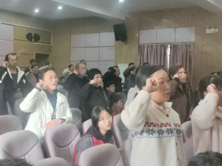 潜心砺剑战中考,同心逐梦创辉煌!——花桥初中九年级中考誓师大会燃情启幕 第60张