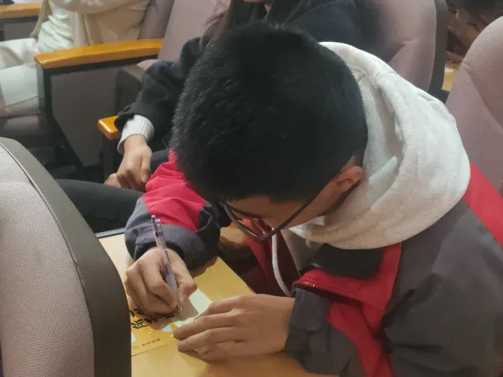 潜心砺剑战中考,同心逐梦创辉煌!——花桥初中九年级中考誓师大会燃情启幕 第72张