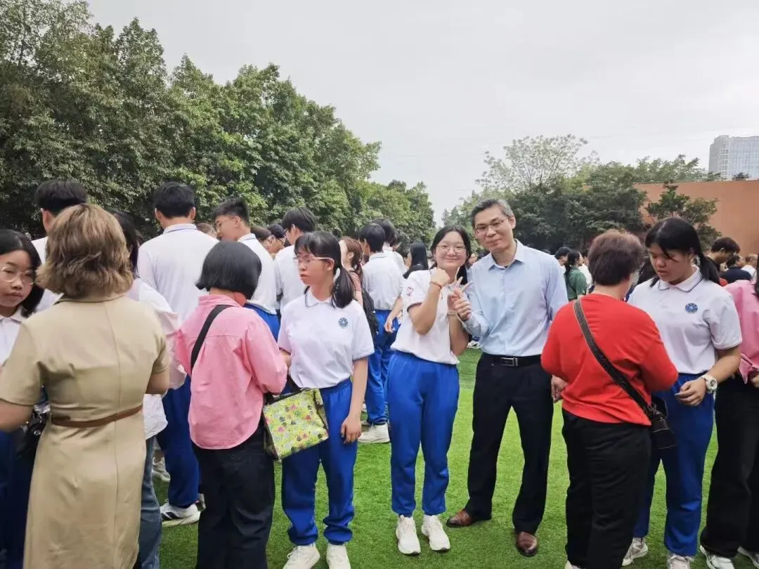 百日逐光,中考必胜——真光中学初中部芳花校区2026届中考百日誓师大会圆满举行 第84张