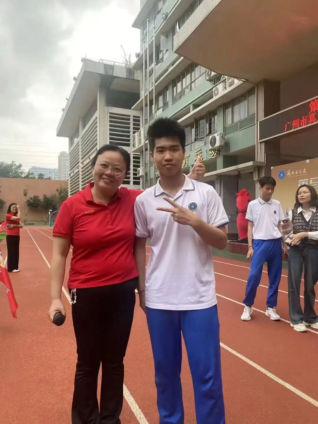 百日逐光,中考必胜——真光中学初中部芳花校区2026届中考百日誓师大会圆满举行 第88张