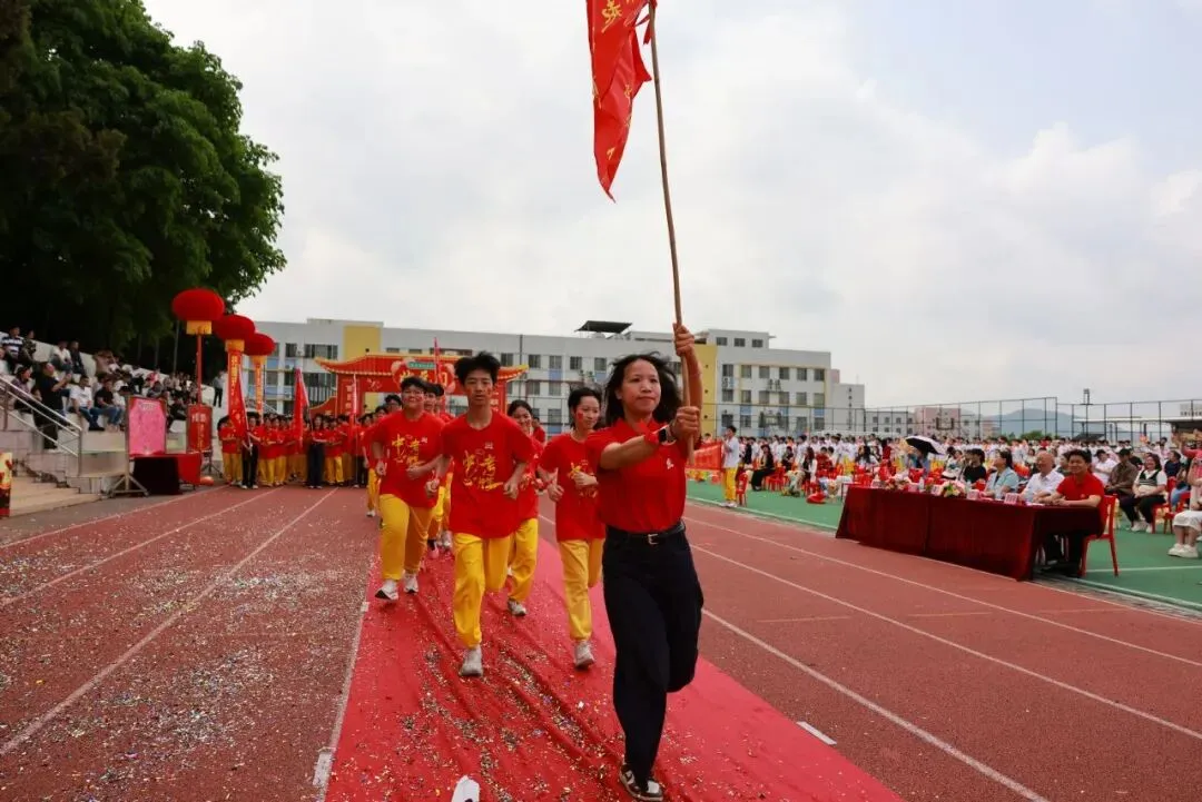 凝心聚力迎中考 踌躇满志展雄风——记加美学校2026年中考百日誓师大会 第83张