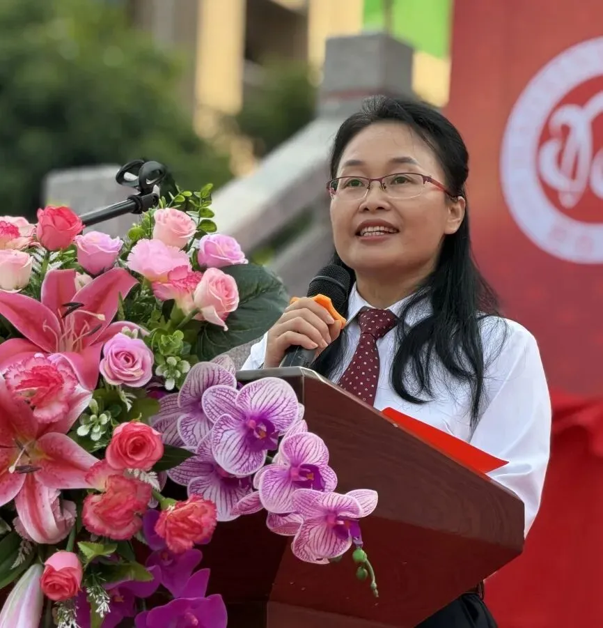 电白区实验中学隆重召开2026年中考提质增效动员大会 第46张