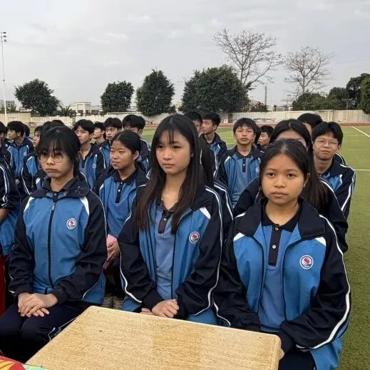 电白区实验中学隆重召开2026年中考提质增效动员大会 第49张