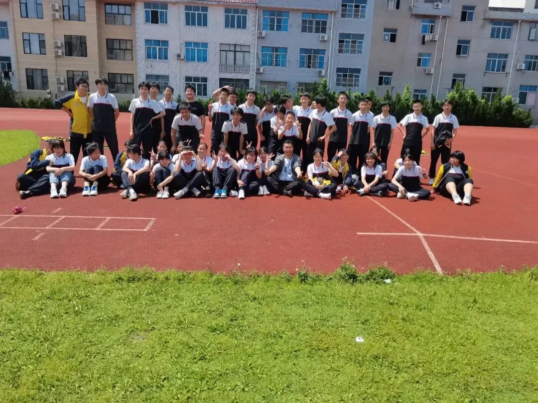 写在体育模拟考-----十班的你们 第1张 写在体育模拟考-----十班的你们 第1张