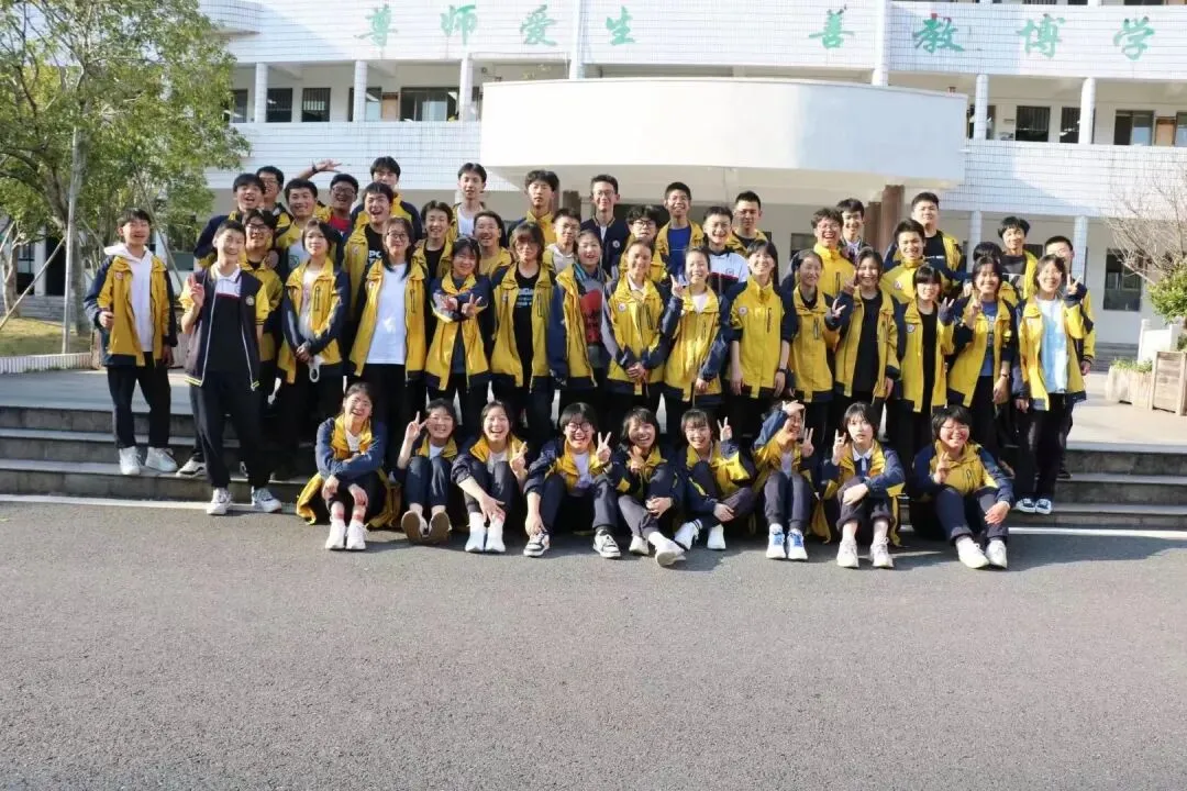 写在体育模拟考-----十班的你们 第2张 写在体育模拟考-----十班的你们 第2张