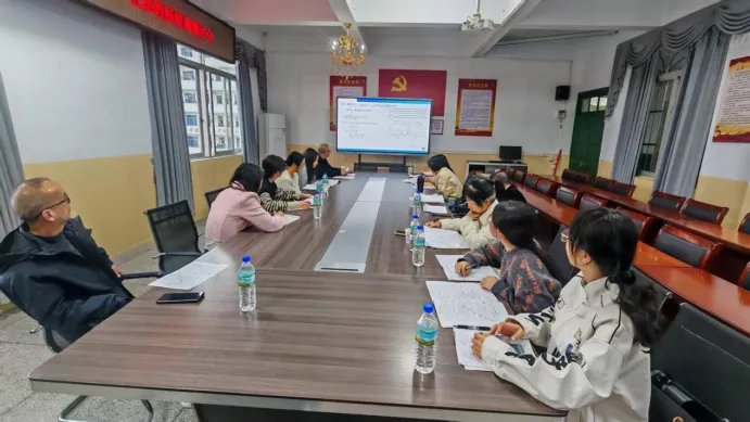 研思聚力备中考 精准赋能促提升——多学科开展2026届毕业班备考研讨活动 第6张 研思聚力备中考 精准赋能促提升——多学科开展2026届毕业班备考研讨活动 第6张