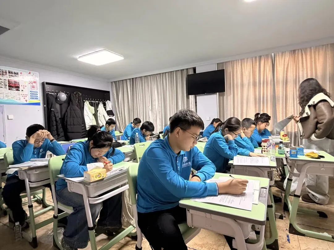 海拉尔中考冲刺全托班 第4张