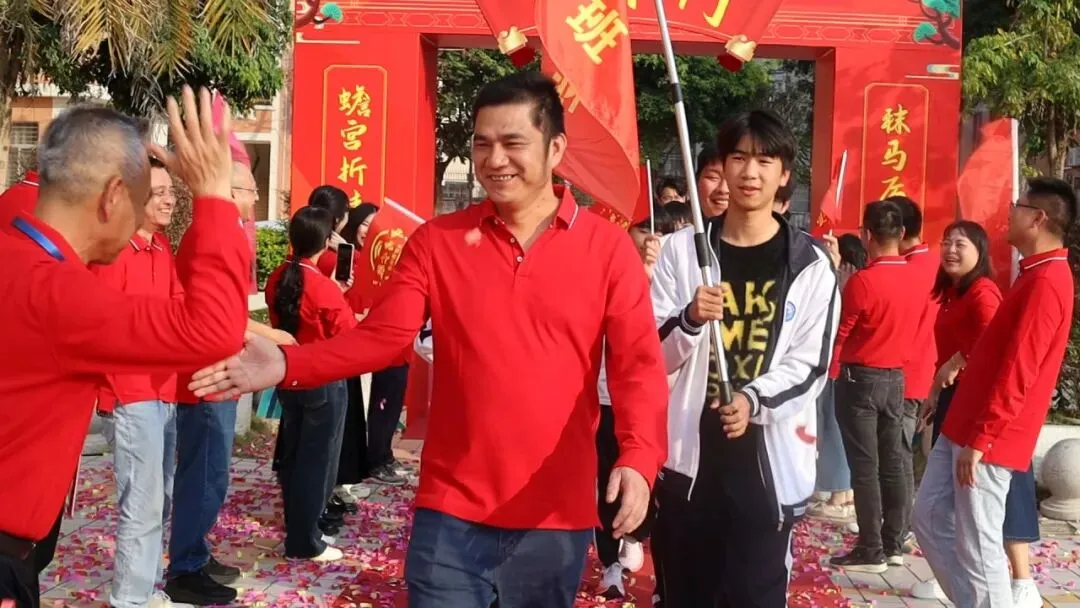 百日砺剑  逐梦中考 惠来县华湖中学2026年中考冲刺誓师大会 第58张