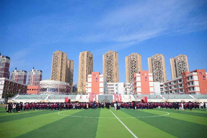 逐马扬鞭凌云志,青春逐梦赴中考 第14张