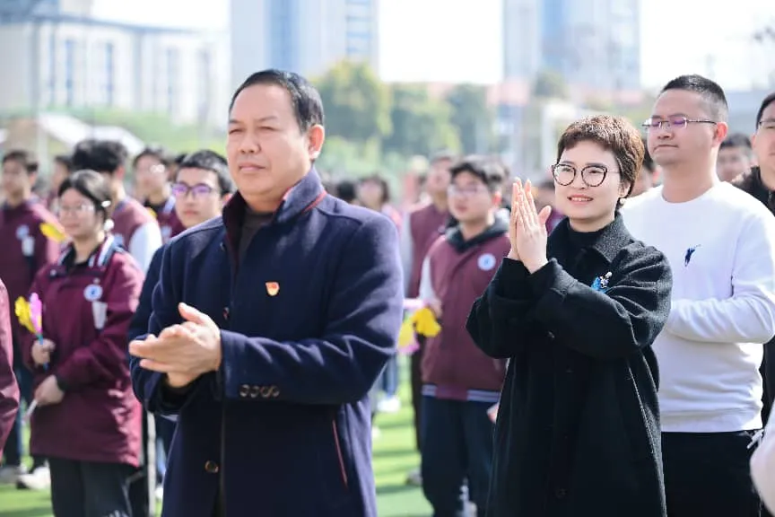 逐马扬鞭凌云志,青春逐梦赴中考 第18张