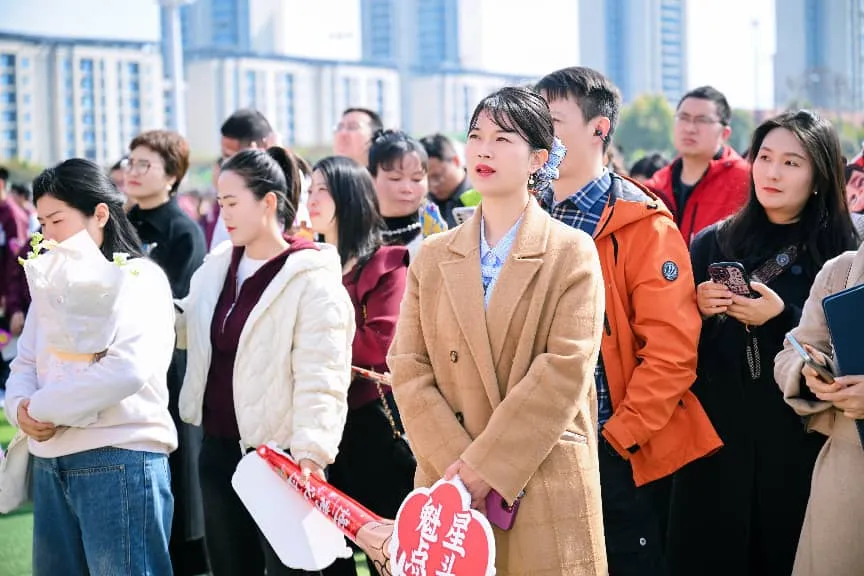 逐马扬鞭凌云志,青春逐梦赴中考 第25张