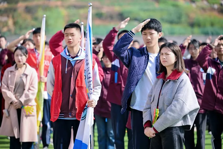 逐马扬鞭凌云志,青春逐梦赴中考 第26张