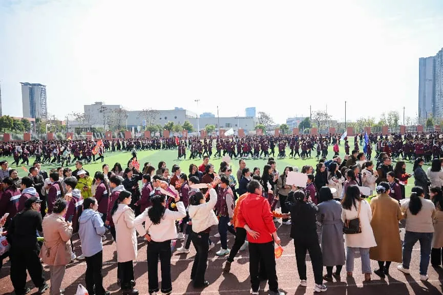 逐马扬鞭凌云志,青春逐梦赴中考 第75张