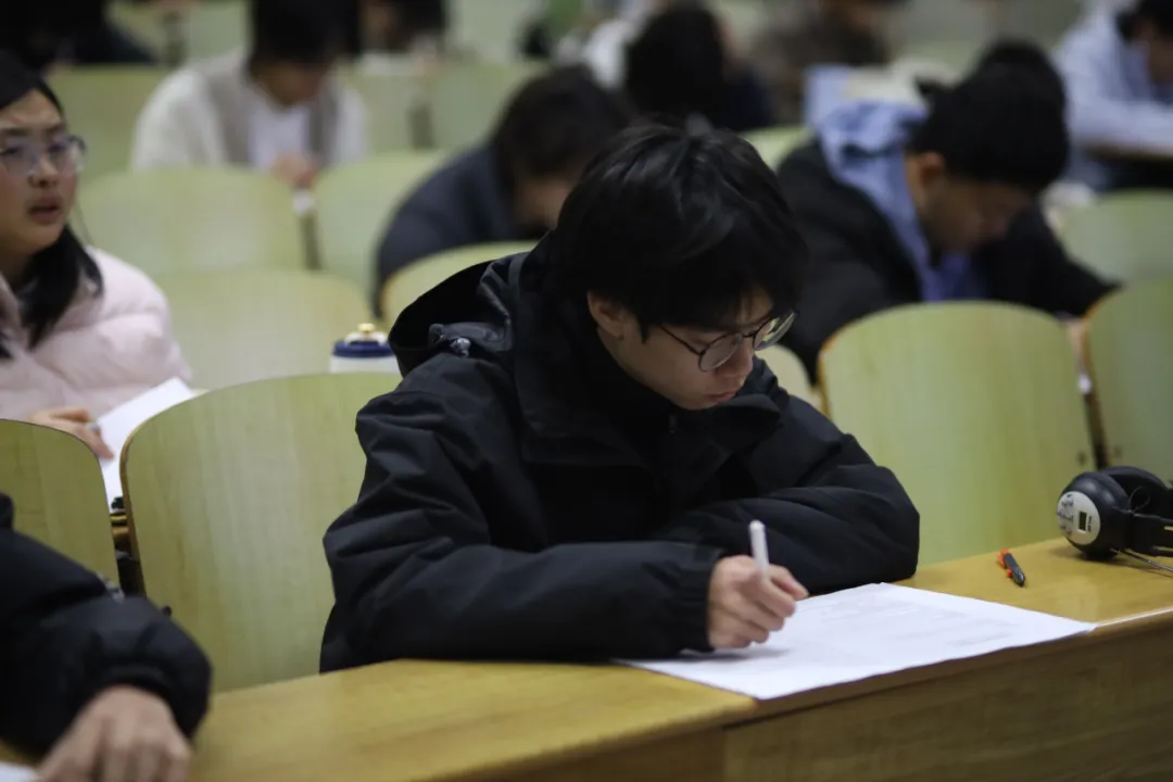 模拟实战练本领 精准备考筑根基——学院25届本科生英语四级圆满结束 第10张