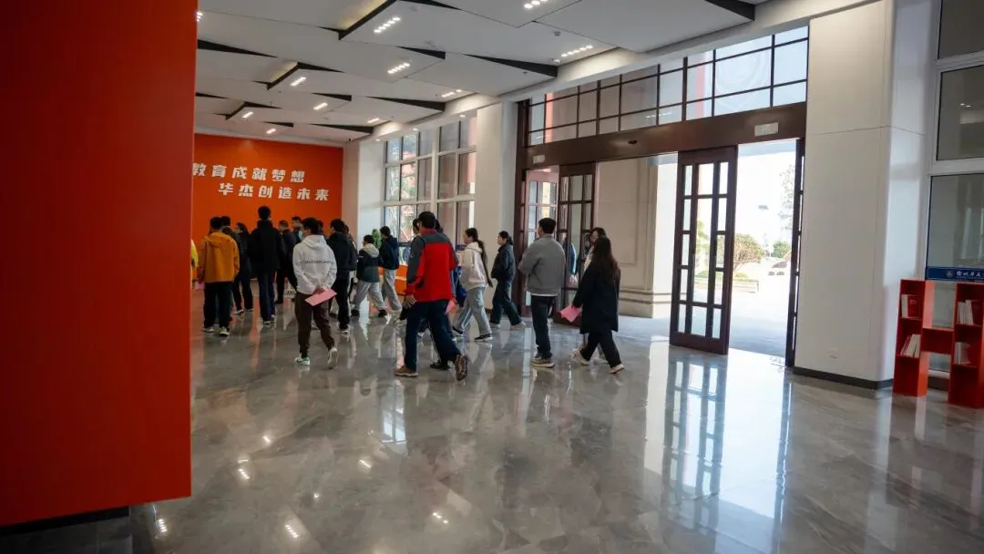 华杰免费全真模拟,助力学子体育中考满分上岸 第9张