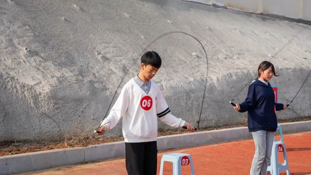 华杰免费全真模拟,助力学子体育中考满分上岸 第24张