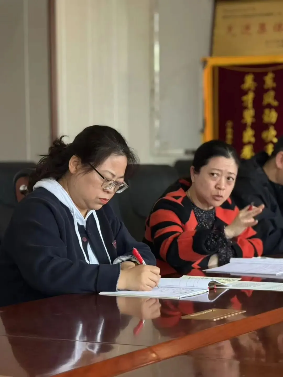 东风中学召开九年级中考备考动员会暨期末成绩质量分析会 第4张