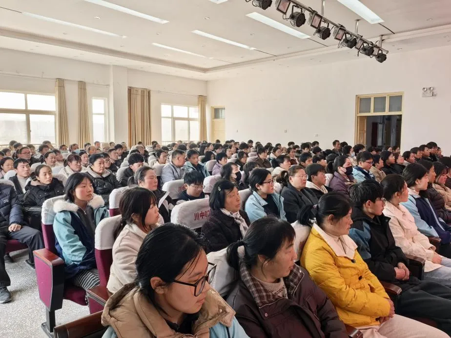 【校园动态】同心护航 逐梦中考——辉县市西平罗乡中心学校2026届九年级家长会圆满落幕 第2张