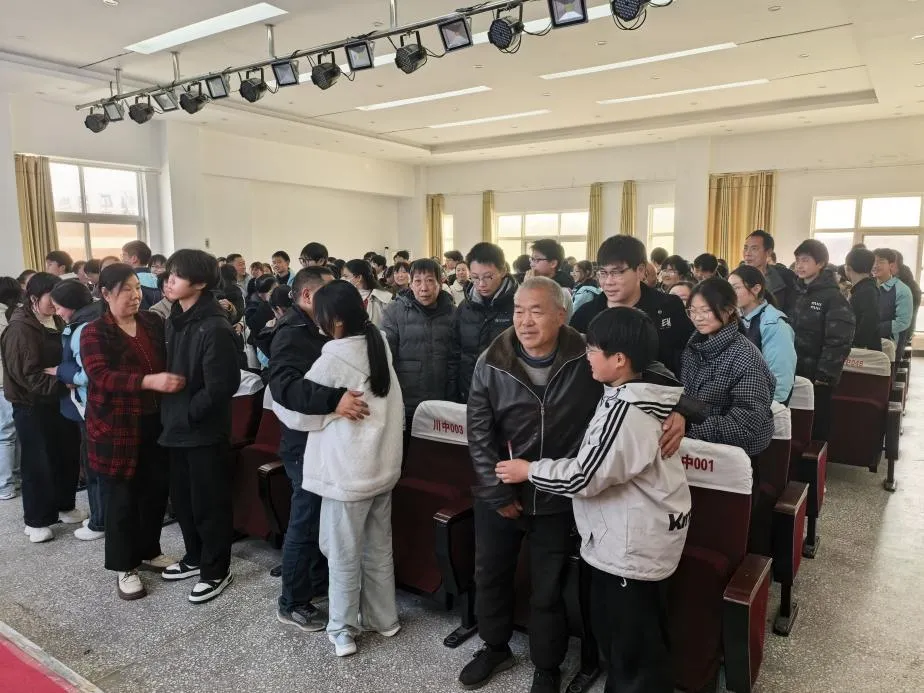 【校园动态】同心护航 逐梦中考——辉县市西平罗乡中心学校2026届九年级家长会圆满落幕 第11张