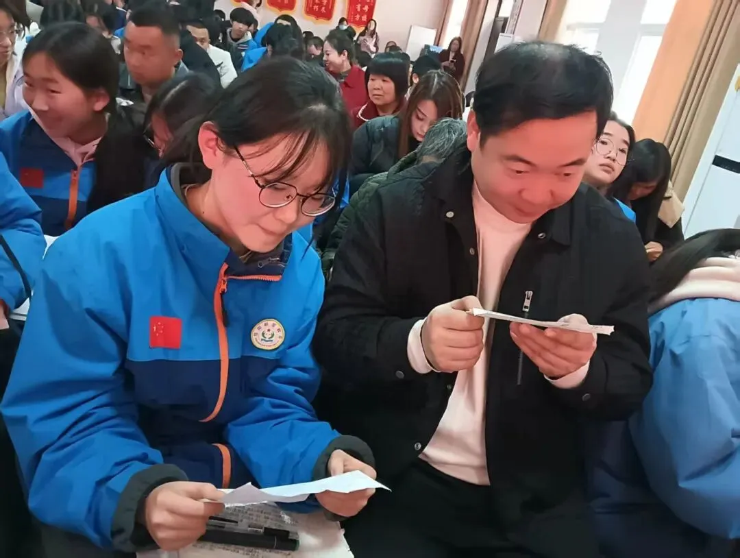 百日誓师|骐骥驰骋潮前跃,百日砺剑胜中考——平桥新星学校2026届九年级百日誓师活动圆满举行 第41张 百日誓师|骐骥驰骋潮前跃,百日砺剑胜中考——平桥新星学校2026届九年级百日誓师活动圆满举行 第41张