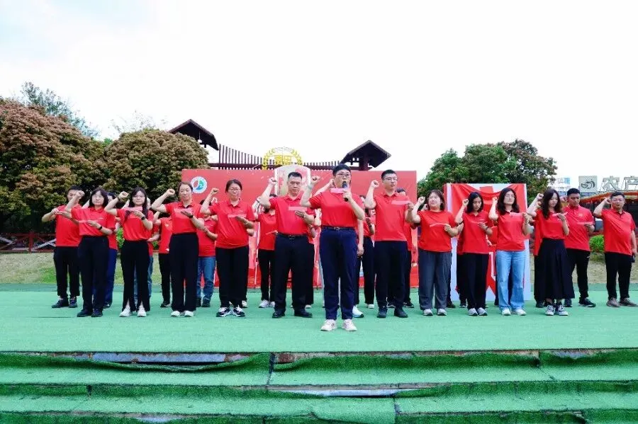 决胜中考 | 少年当有凌云志,敢向天地借长风 ——广州市景中实验中学举行2026届初三百日誓师大会 第10张