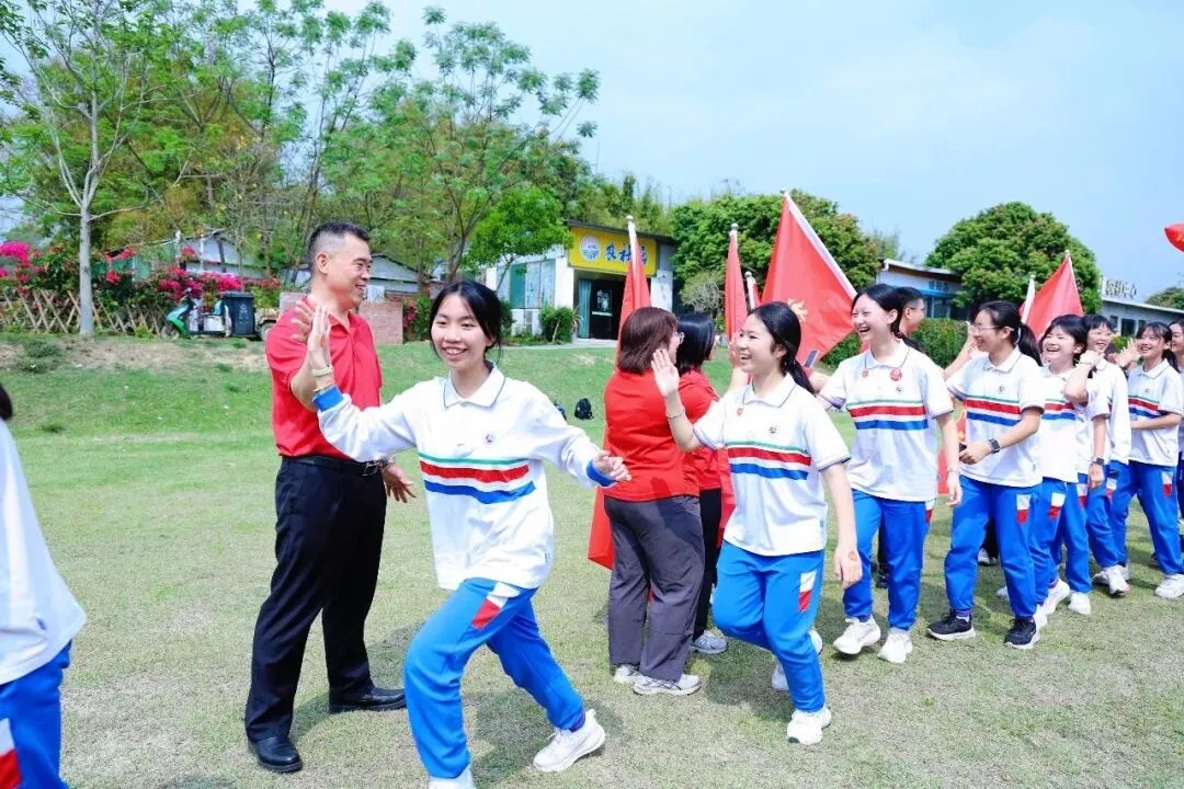决胜中考 | 少年当有凌云志,敢向天地借长风 ——广州市景中实验中学举行2026届初三百日誓师大会 第15张