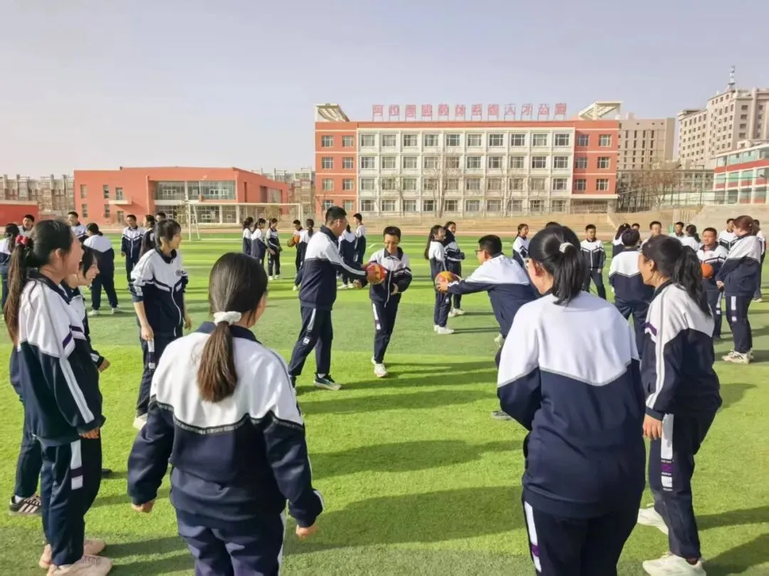 同心释压凝心力,携手扬帆战中考——阿拉善左旗第四中学开展九年级团体辅导活动 第2张