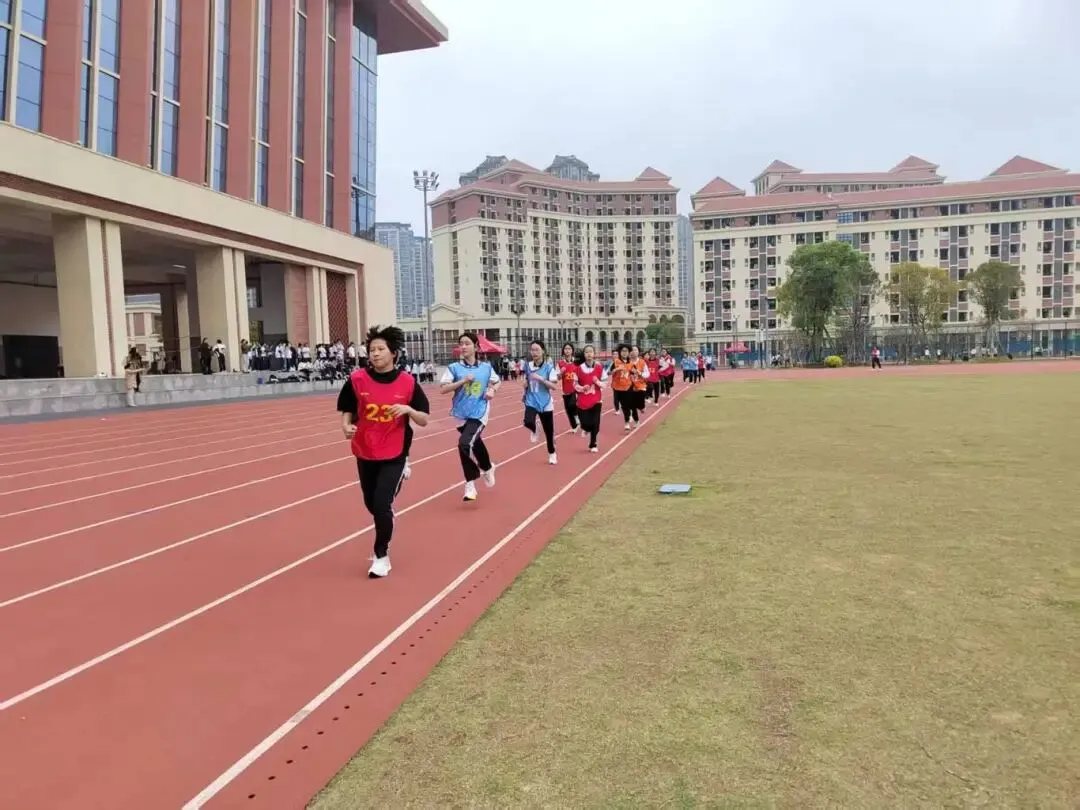 漳州五中组织九年级学生参加第二次体育中考模拟测试——真演实练提技能 砺剑备战迎 第6张