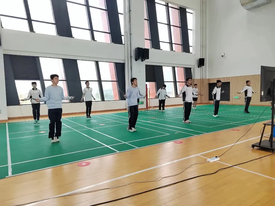 漳州五中组织九年级学生参加第二次体育中考模拟测试——真演实练提技能 砺剑备战迎 第10张