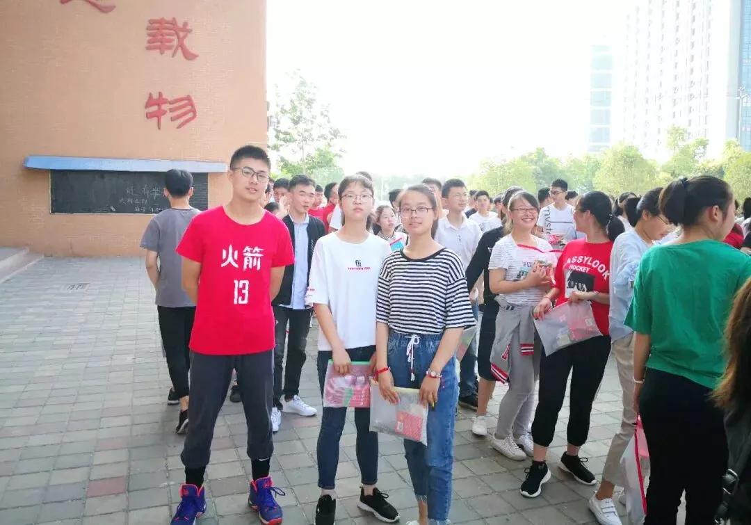 【中考实况】这场青春战役幸有你我相伴而行! 第2张