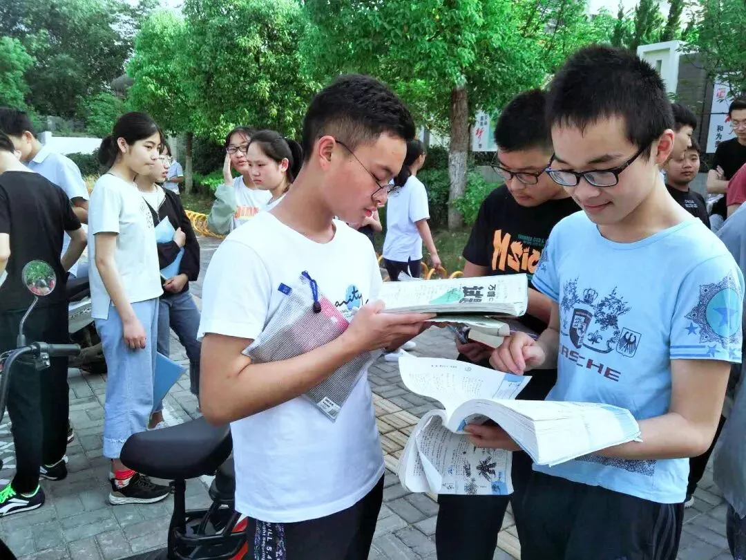 【中考实况】这场青春战役幸有你我相伴而行! 第12张