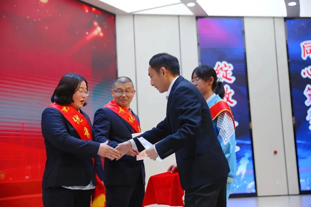 表彰励志促奋进 凝心聚力战中考——保山一中举行2026届初三年级上学期期末考试表扬暨学习动员大会 第51张