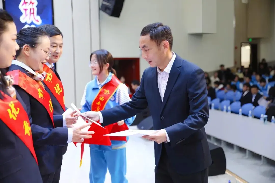 表彰励志促奋进 凝心聚力战中考——保山一中举行2026届初三年级上学期期末考试表扬暨学习动员大会 第54张