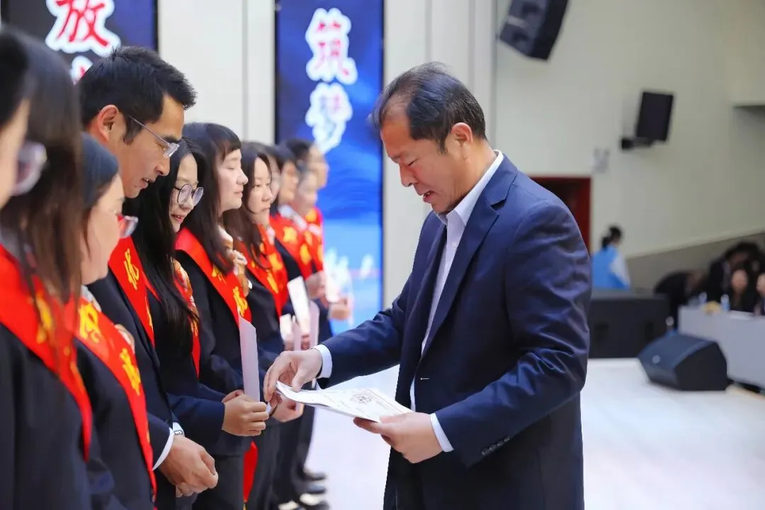 表彰励志促奋进 凝心聚力战中考——保山一中举行2026届初三年级上学期期末考试表扬暨学习动员大会 第59张