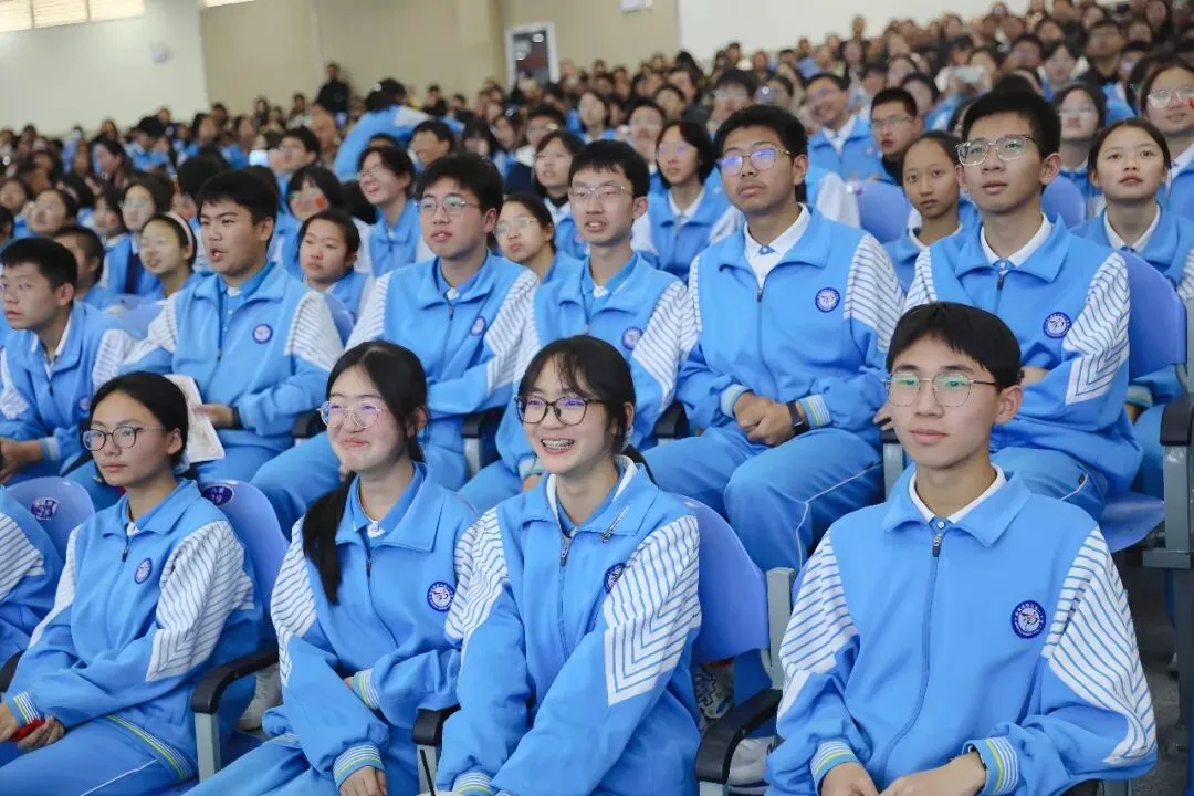 表彰励志促奋进 凝心聚力战中考——保山一中举行2026届初三年级上学期期末考试表扬暨学习动员大会 第69张