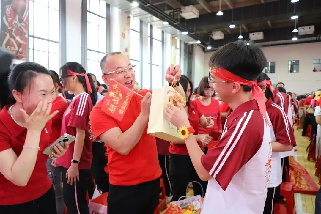 燃定乾坤,百日飞驰战中考——顺德一中龙江外国语学校举办2026届九年级百日誓师大会 第81张