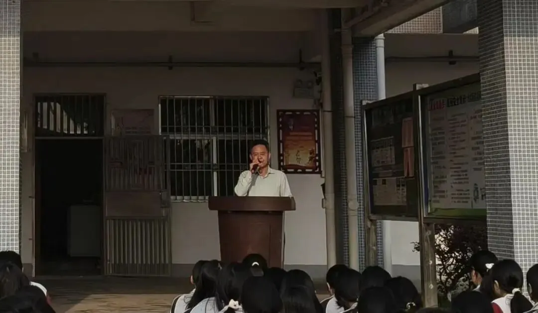 建桥中学召开2026年中考百日冲刺誓师大会 第2张