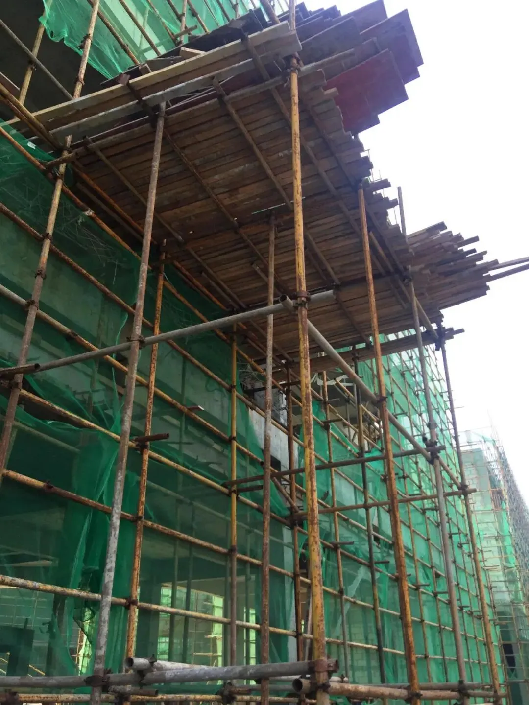 2026年湖北省安全员-A证考试题库,最新解析与模拟试题免费提供,涵盖理论实操,助您高效备考一次通过 第2张