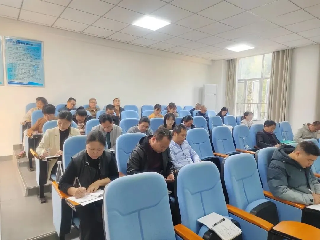 把握中考方向 提升复习实效——九年级历史学科第一轮复习研训活动在鸿图中学举行 第2张