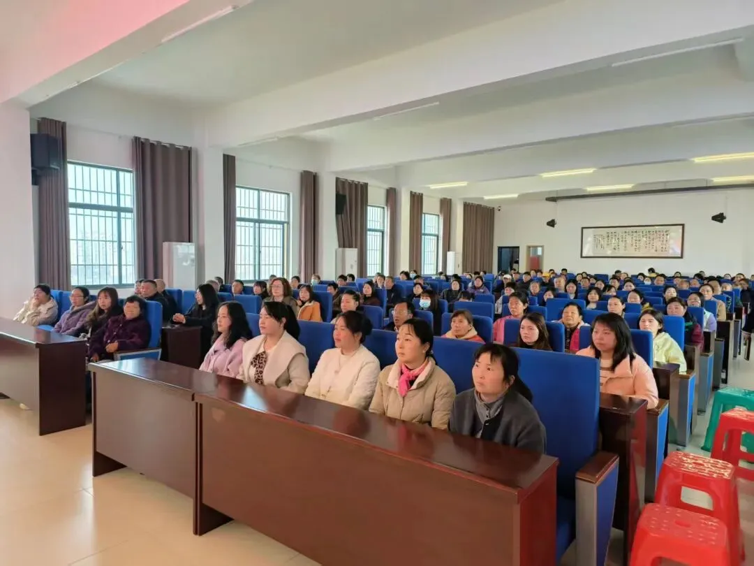 【琢联共育】家校同心筑梦 聚力冲刺中考——随县烈山湖学校召开2026届九年级家长会 第26张