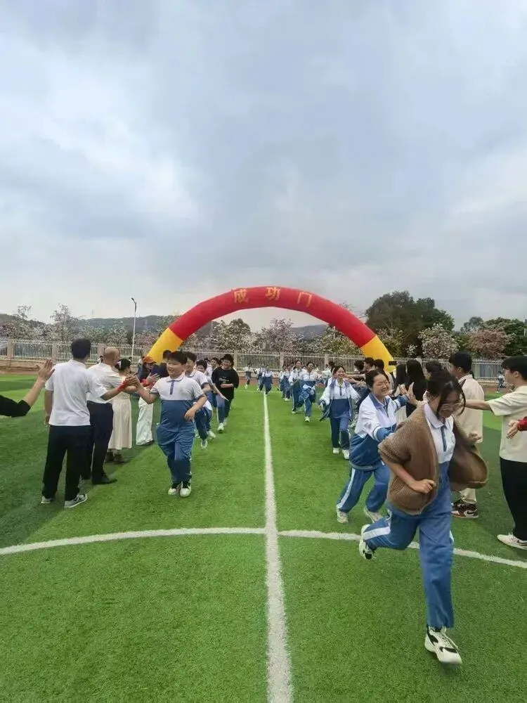 百日砺剑筑梦想,全力以赴战中考 ——清远市清城区银盏林场长隆宏志学校2026年百日冲刺誓师大会圆满落幕 第44张
