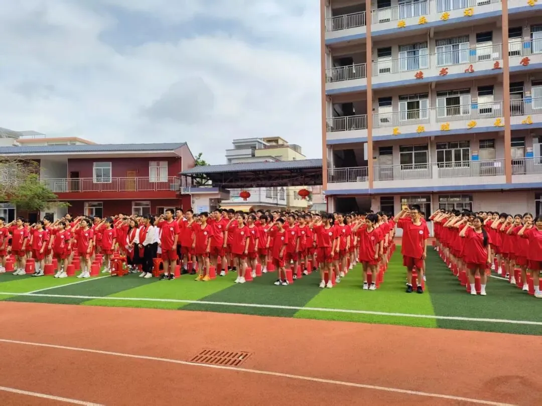 【百日逐梦,决战中考】星鹏附属实验学校举行2026年中考前100天激励大会 第41张