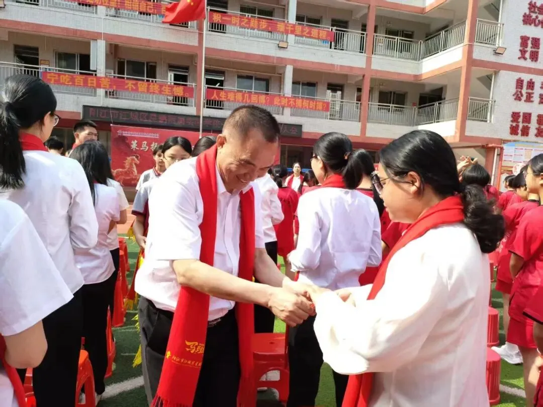 【百日逐梦,决战中考】星鹏附属实验学校举行2026年中考前100天激励大会 第86张