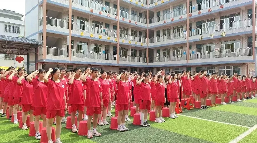 【百日逐梦,决战中考】星鹏附属实验学校举行2026年中考前100天激励大会 第90张