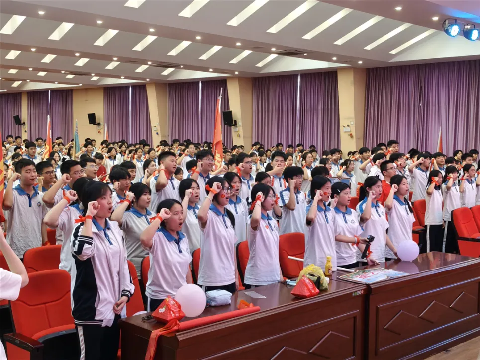 百日砺剑战中考 鼎中少年耀锋芒——我校2026届中考百日冲刺激励大会隆重举行 第33张