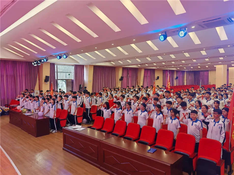 百日砺剑战中考 鼎中少年耀锋芒——我校2026届中考百日冲刺激励大会隆重举行 第34张