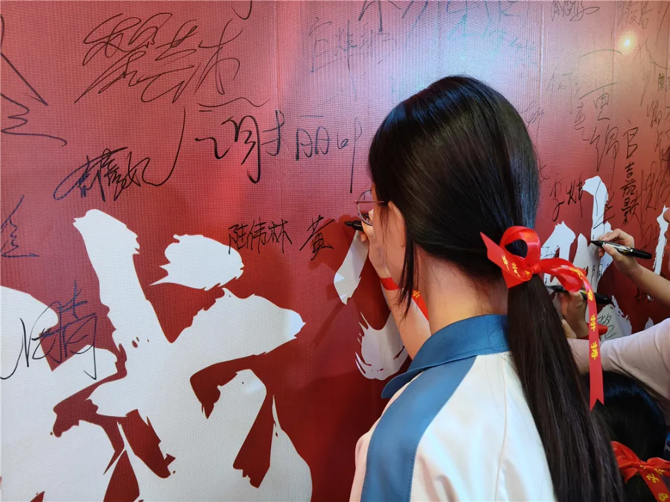 百日砺剑战中考 鼎中少年耀锋芒——我校2026届中考百日冲刺激励大会隆重举行 第40张